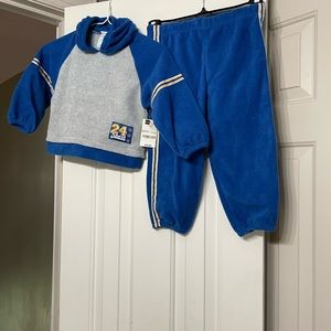 Toddler size 3T two-piece jogging outfit for boys